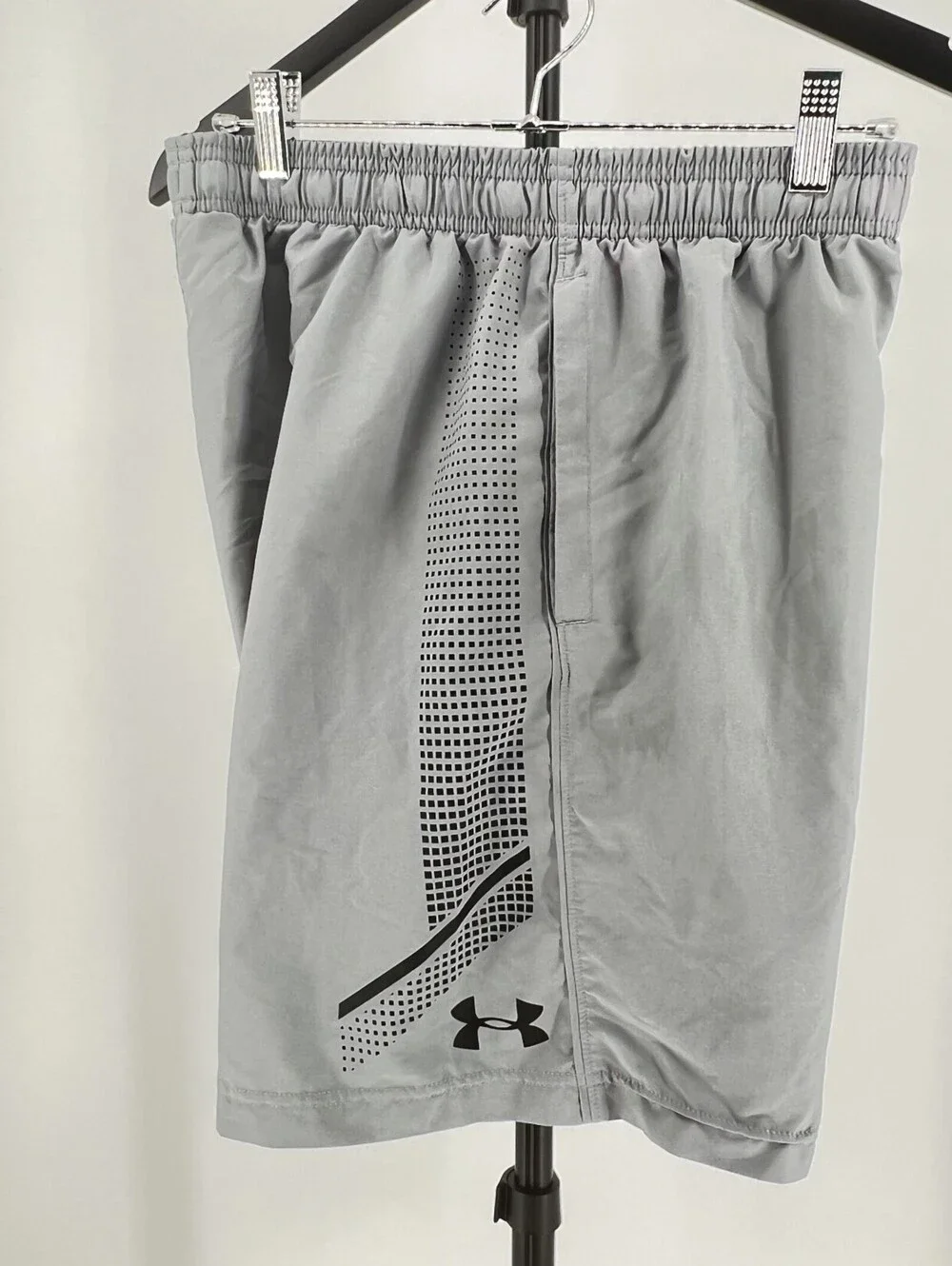 Under Armour Shorts Men's Size S, 1-21